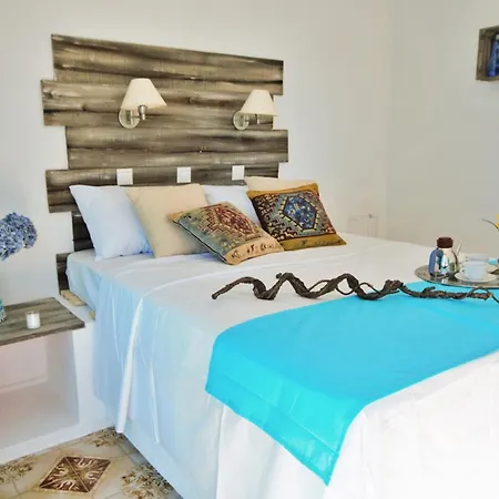 Pine Trees Art Aparthotel