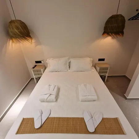 Pine Trees Art Aparthotel