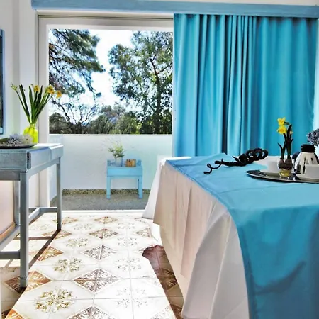 Pine Trees Art Aparthotel 2*