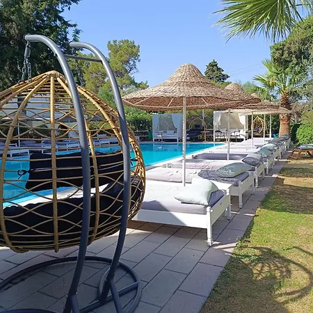 Hotel apartamentowy Pine Trees Art Ixia (Rhodes)