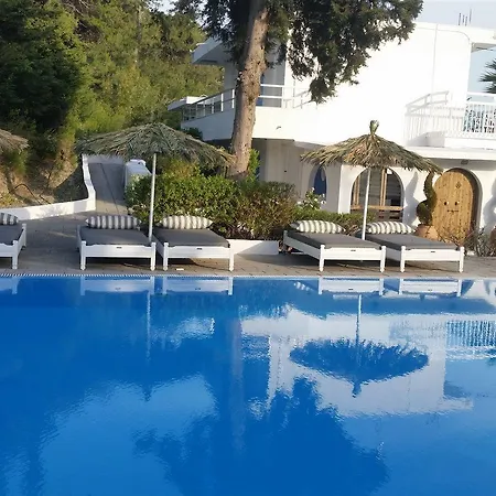 Hotel apartamentowy Pine Trees Art