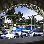 Pine Trees Art Hotel de apartamente
