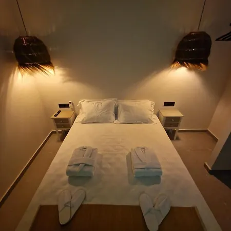 Pine Trees Art Aparthotel