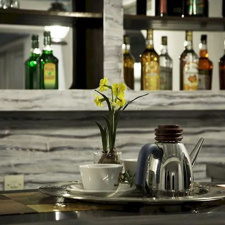 Lejlighedshotel Pine Trees Art