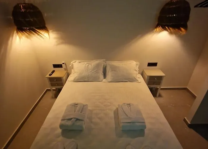 Pine Trees Art Aparthotel