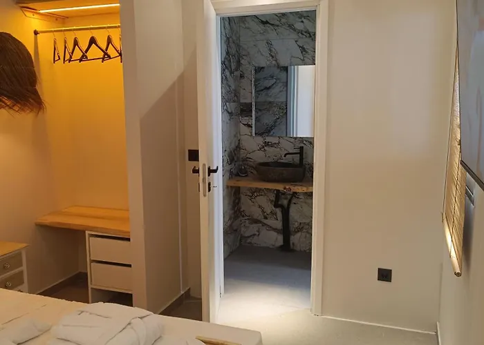 Aparthotel Pine Trees Art 2*